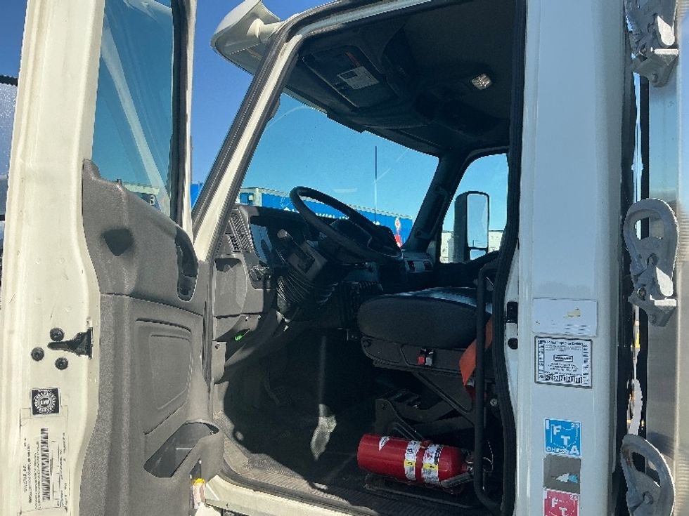 Refrigerated Truck-Light and Medium Duty Trucks-International-2020-MV607-Piqua-OH-262,205\n\t\tmiles-$ 35,500 - Image 16
