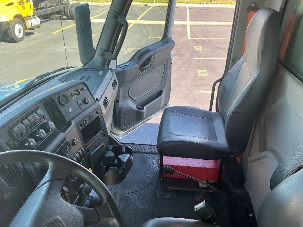 Refrigerated Truck-Light and Medium Duty Trucks-International-2020-MV607-Piqua-OH-262,205\n\t\tmiles-$ 35,500 - Image 18