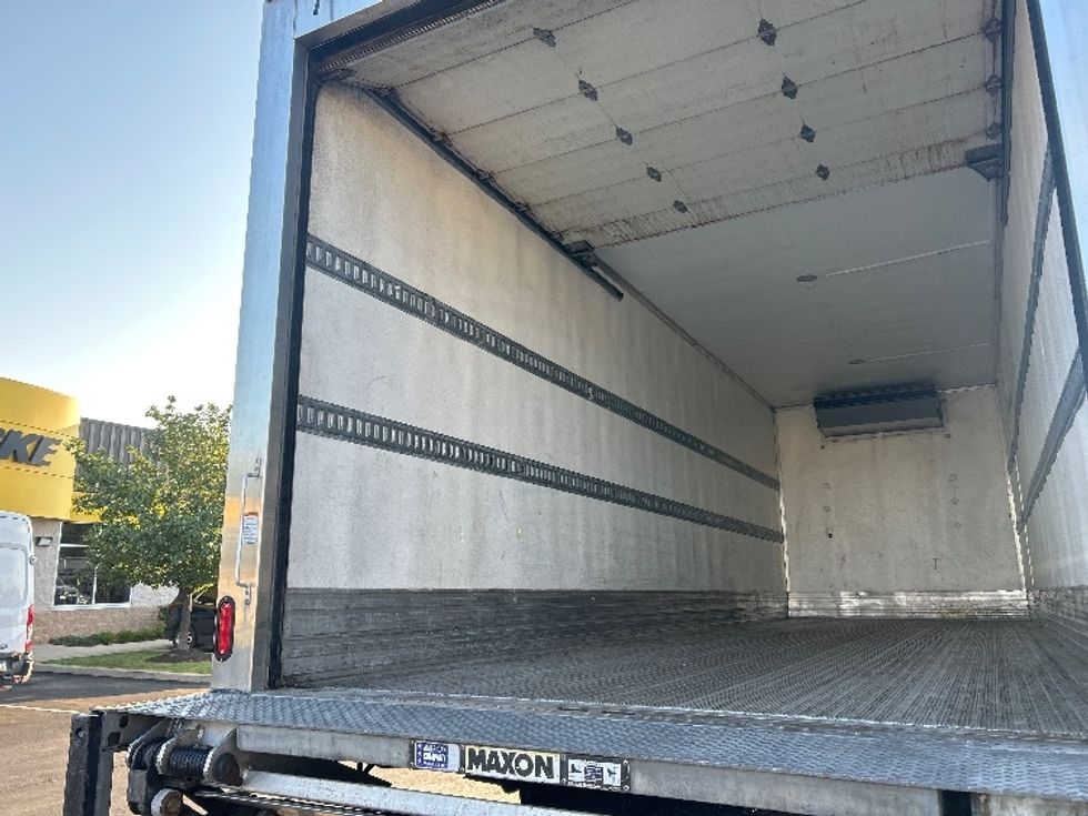 Refrigerated Truck-Light and Medium Duty Trucks-International-2020-MV607-Pittsburgh-PA-184,250\n\t\tmiles-$ 59,750 - Image 11