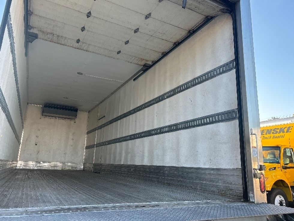 Refrigerated Truck-Light and Medium Duty Trucks-International-2020-MV607-Pittsburgh-PA-184,250\n\t\tmiles-$ 59,750 - Image 12