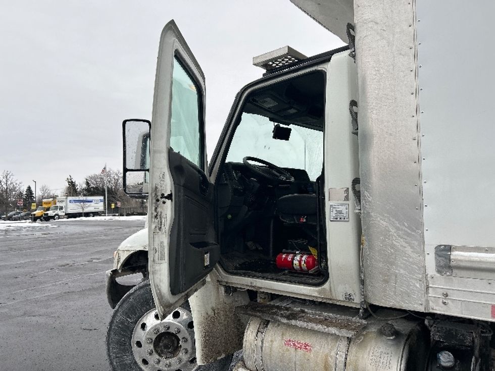 Refrigerated Truck-Light and Medium Duty Trucks-International-2020-MV607-Rochester-NY-150,171\n\t\tmiles-$ 41,000 - Image 16