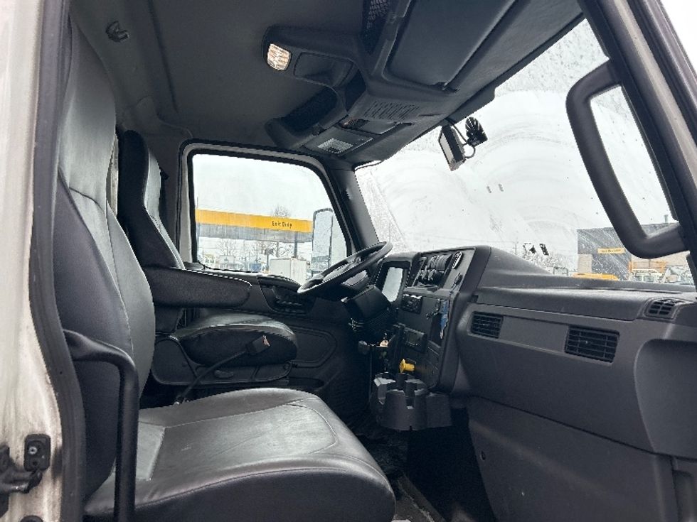 Refrigerated Truck-Light and Medium Duty Trucks-International-2020-MV607-Rochester-NY-150,171\n\t\tmiles-$ 41,000 - Image 22