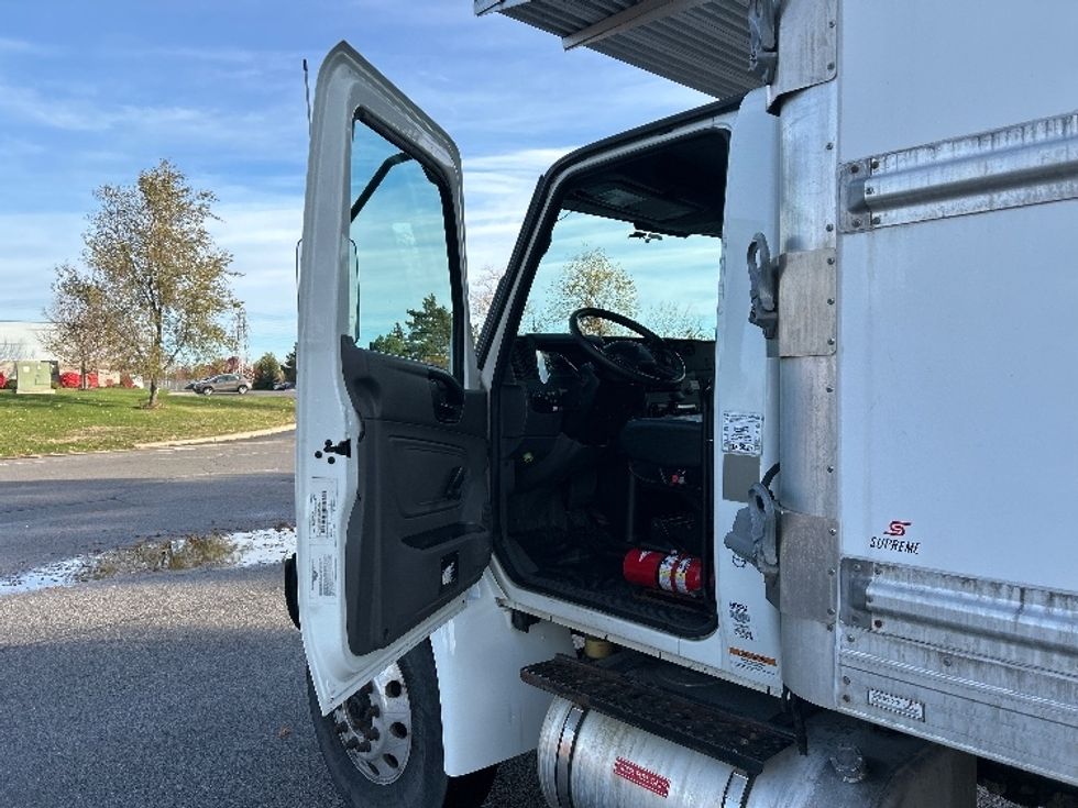 Refrigerated Truck-Light and Medium Duty Trucks-International-2020-MV607-Rochester-NY-152,041\n\t\tmiles-$ 50,500 - Image 16