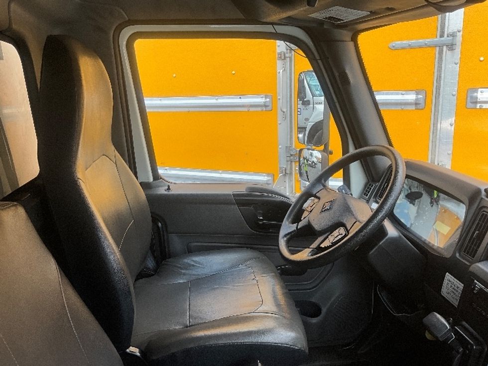 Refrigerated Truck-Light and Medium Duty Trucks-International-2020-MV607-Rockville-MD-164,978\n\t\tmiles-$ 55,000 - Image 22