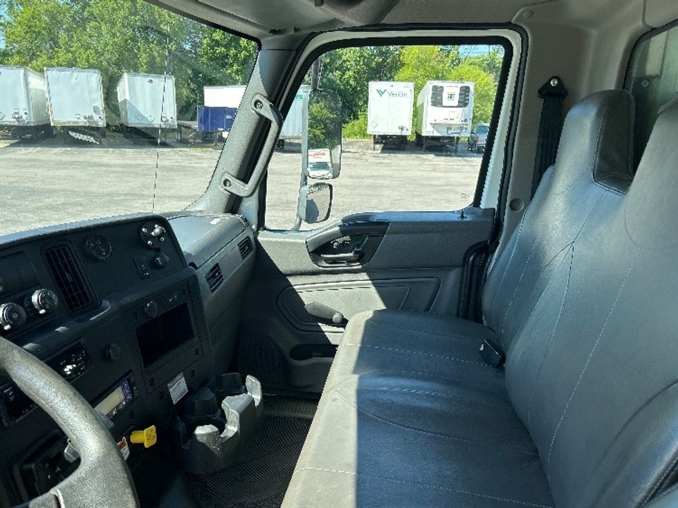 Refrigerated Truck-Light and Medium Duty Trucks-International-2020-MV607-Salem-VA-286,994\n\t\tmiles-$ 38,000 - Image 18