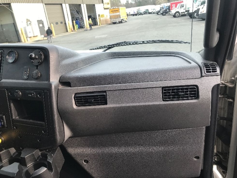 Refrigerated Truck-Light and Medium Duty Trucks-International-2020-MV607-Sandston-VA-206,040\n\t\tmiles-$ 54,500 - Image 21