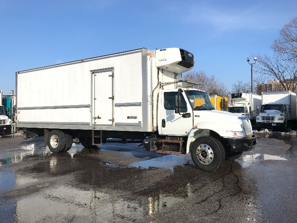 Refrigerated Truck-Light and Medium Duty Trucks-International-2020-MV607-Scarborough-ON-214,153\n\t\tkm-$ 72,250 - Image 1