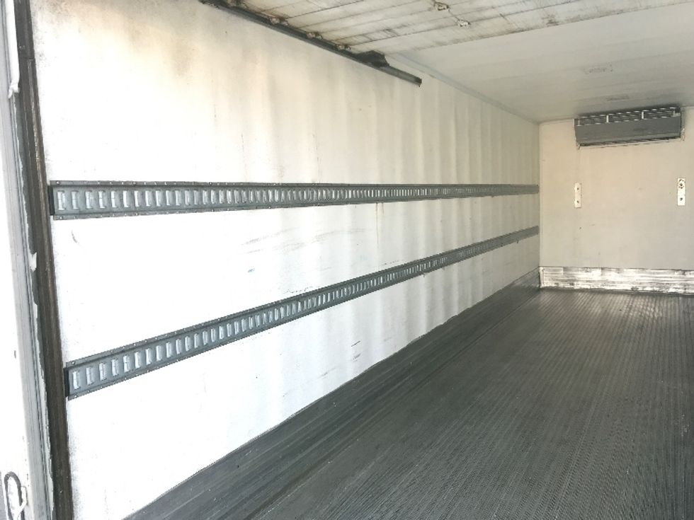 Refrigerated Truck-Light and Medium Duty Trucks-International-2020-MV607-Scarborough-ON-214,153\n\t\tkm-$ 72,250 - Image 11
