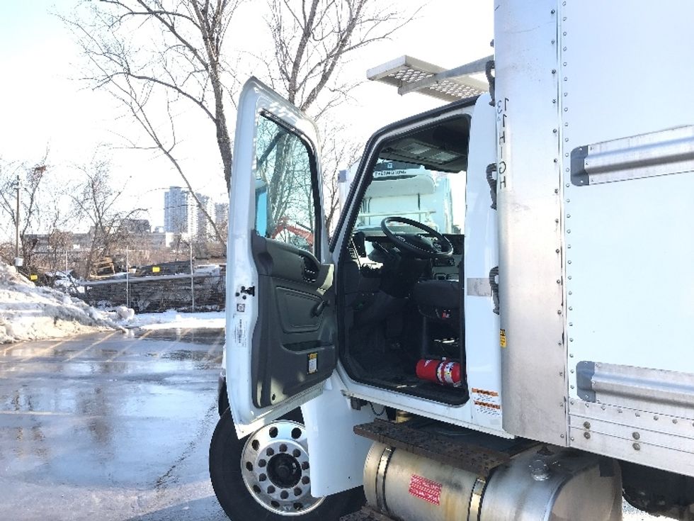 Refrigerated Truck-Light and Medium Duty Trucks-International-2020-MV607-Scarborough-ON-214,153\n\t\tkm-$ 72,250 - Image 16