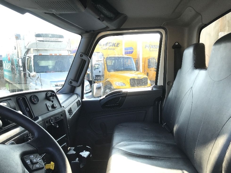 Refrigerated Truck-Light and Medium Duty Trucks-International-2020-MV607-Scarborough-ON-214,153\n\t\tkm-$ 72,250 - Image 19