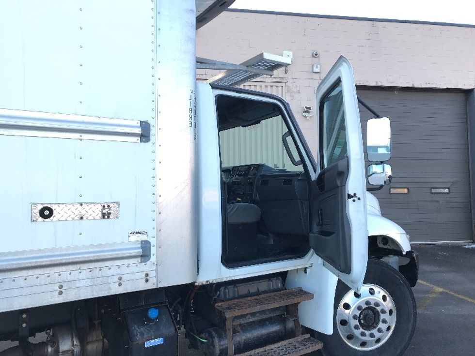 Refrigerated Truck-Light and Medium Duty Trucks-International-2020-MV607-Scarborough-ON-214,153\n\t\tkm-$ 72,250 - Image 20