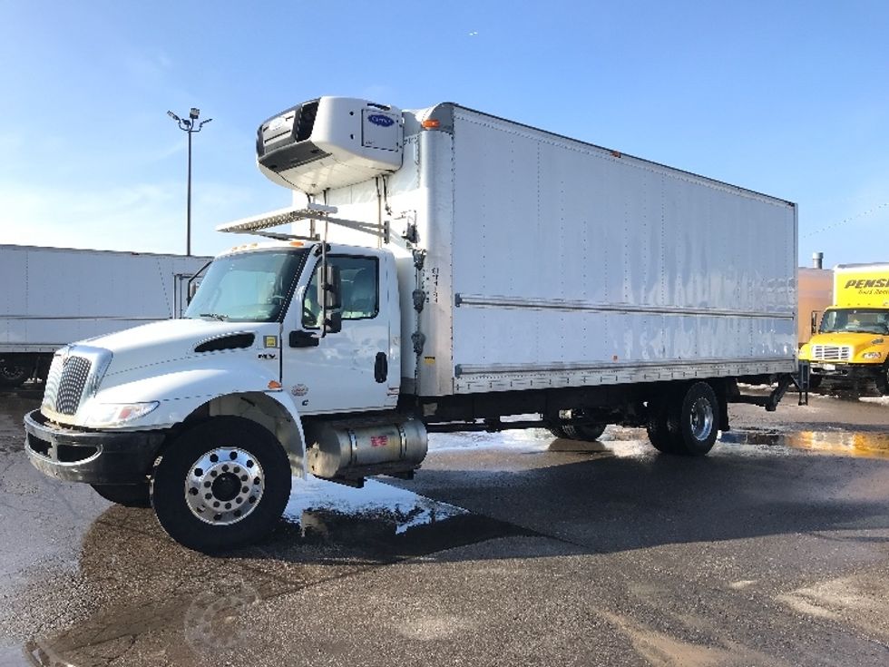 Refrigerated Truck-Light and Medium Duty Trucks-International-2020-MV607-Scarborough-ON-214,153\n\t\tkm-$ 72,250 - Image 3