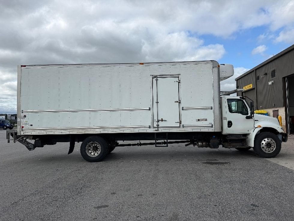 Refrigerated Truck-Light and Medium Duty Trucks-International-2020-MV607-Stoney Creek-ON-176,131\n\t\tkm-$ 71,000 - Image 15