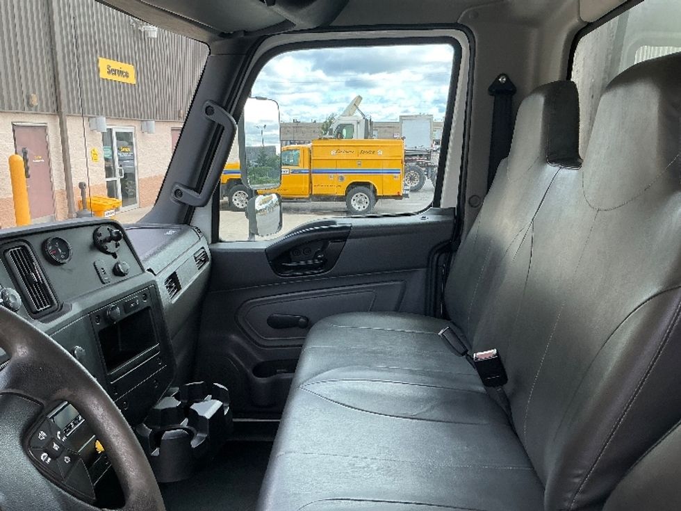 Refrigerated Truck-Light and Medium Duty Trucks-International-2020-MV607-Stoney Creek-ON-176,131\n\t\tkm-$ 71,000 - Image 19