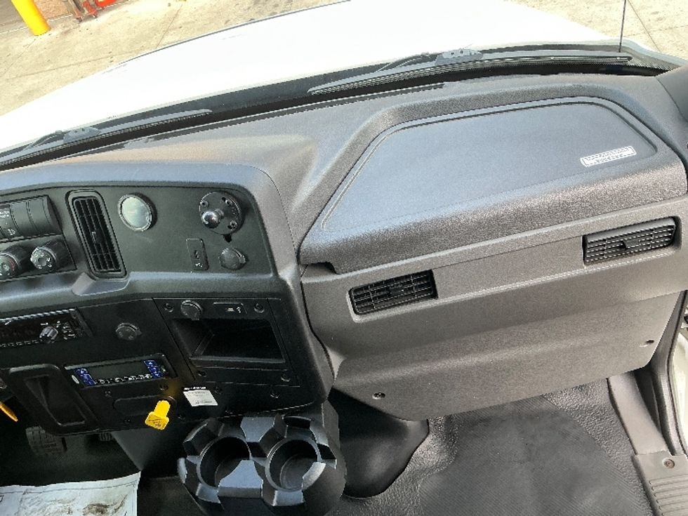 Refrigerated Truck-Light and Medium Duty Trucks-International-2020-MV607-Stoney Creek-ON-176,131\n\t\tkm-$ 71,000 - Image 21
