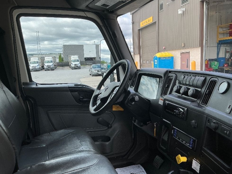 Refrigerated Truck-Light and Medium Duty Trucks-International-2020-MV607-Stoney Creek-ON-176,131\n\t\tkm-$ 71,000 - Image 22