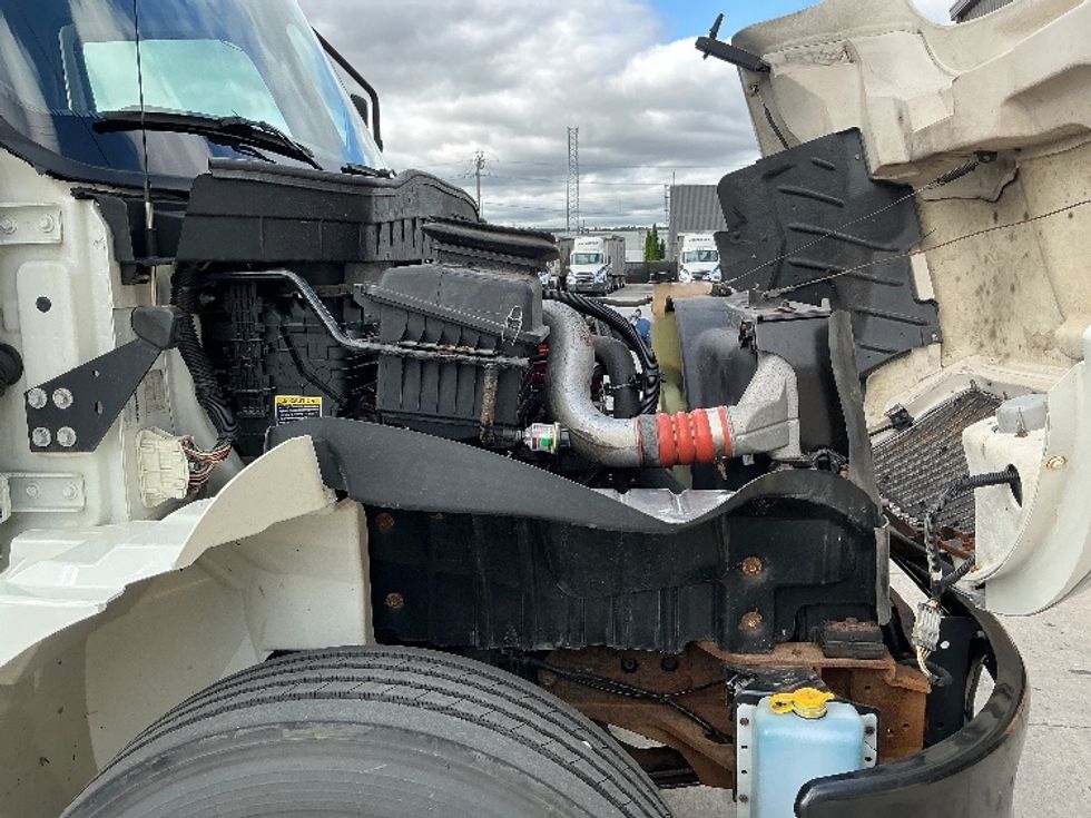 Refrigerated Truck-Light and Medium Duty Trucks-International-2020-MV607-Stoney Creek-ON-176,131\n\t\tkm-$ 71,000 - Image 23