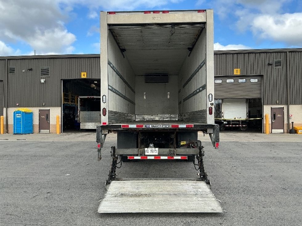 Refrigerated Truck-Light and Medium Duty Trucks-International-2020-MV607-Stoney Creek-ON-176,131\n\t\tkm-$ 71,000 - Image 9