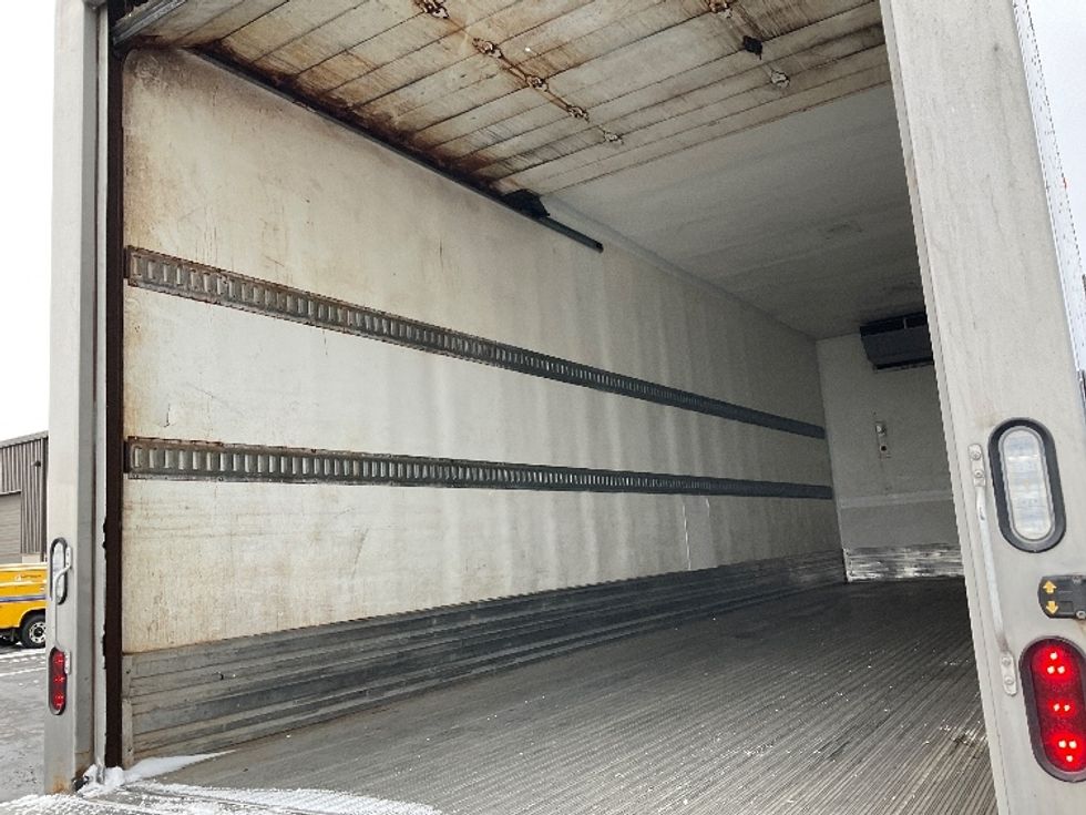 Refrigerated Truck-Light and Medium Duty Trucks-International-2020-MV607-Stoney Creek-ON-253,540\n\t\tkm-$ 67,000 - Image 11