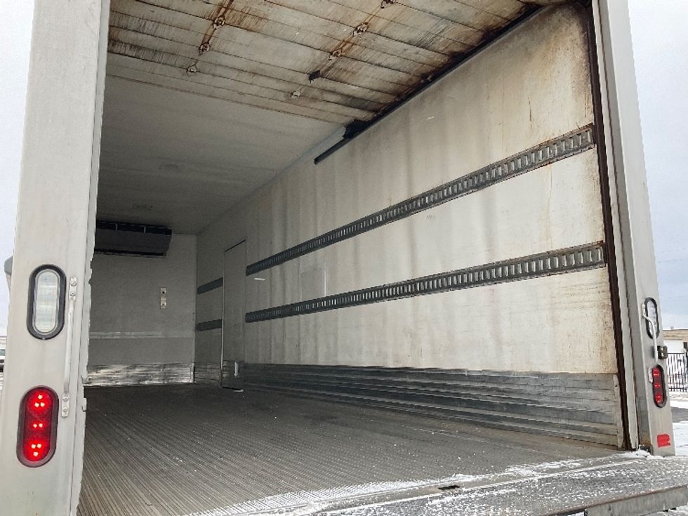 Refrigerated Truck-Light and Medium Duty Trucks-International-2020-MV607-Stoney Creek-ON-253,540\n\t\tkm-$ 67,000 - Image 12