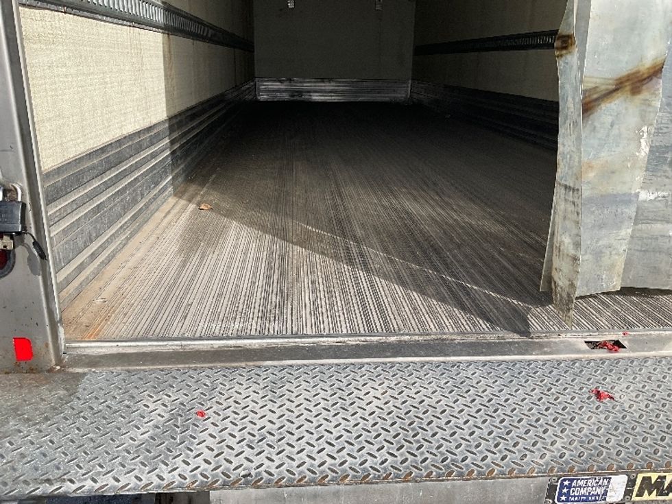 Refrigerated Truck-Light and Medium Duty Trucks-International-2020-MV607-Stoney Creek-ON-257,289\n\t\tkm-$ 74,500 - Image 10