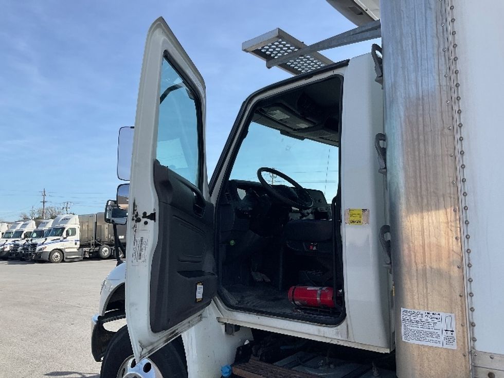 Refrigerated Truck-Light and Medium Duty Trucks-International-2020-MV607-Stoney Creek-ON-257,289\n\t\tkm-$ 74,500 - Image 16