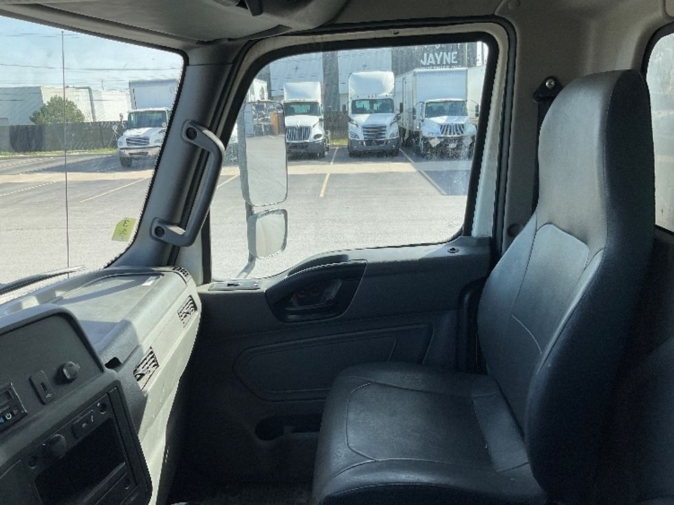 Refrigerated Truck-Light and Medium Duty Trucks-International-2020-MV607-Stoney Creek-ON-257,289\n\t\tkm-$ 74,500 - Image 19