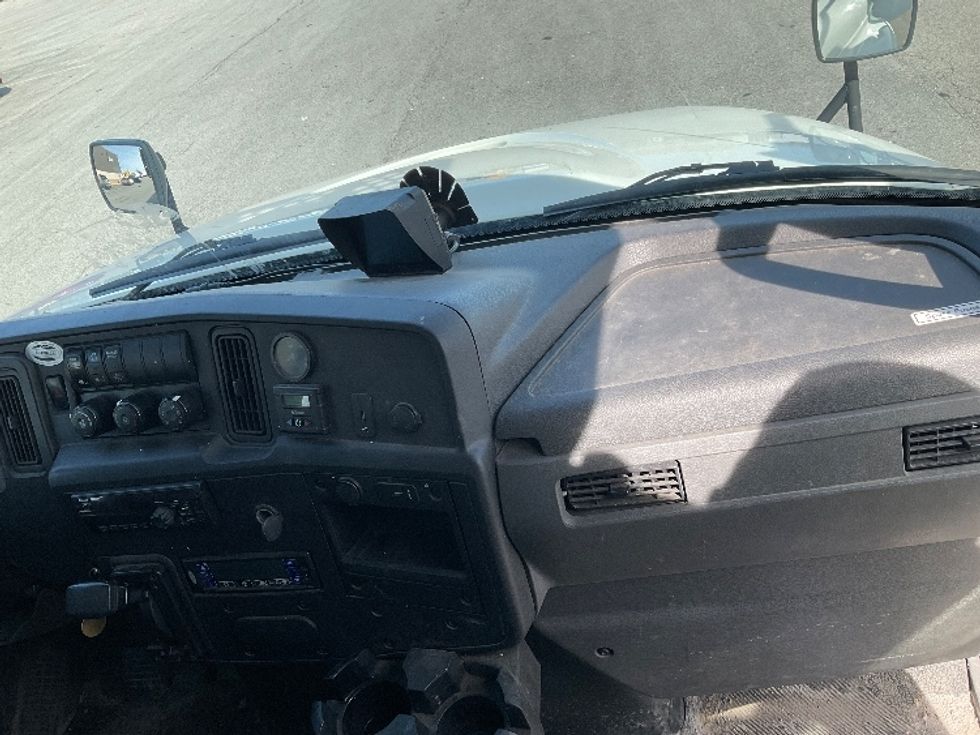 Refrigerated Truck-Light and Medium Duty Trucks-International-2020-MV607-Stoney Creek-ON-257,289\n\t\tkm-$ 74,500 - Image 21