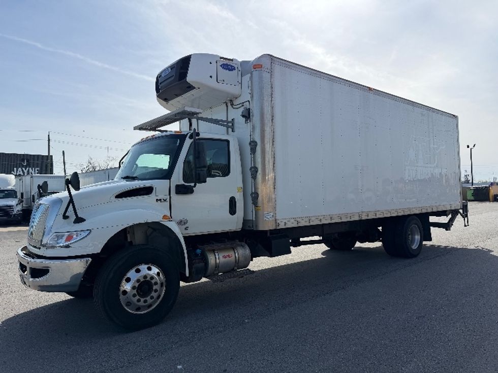 Refrigerated Truck-Light and Medium Duty Trucks-International-2020-MV607-Stoney Creek-ON-257,289\n\t\tkm-$ 74,500 - Image 3