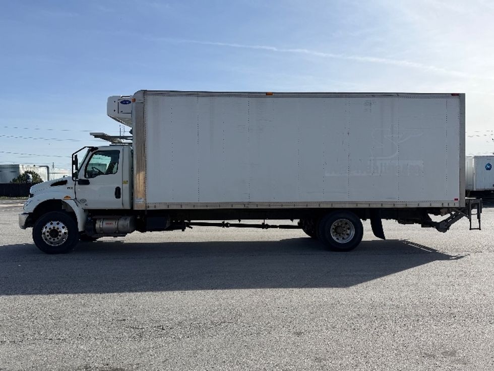 Refrigerated Truck-Light and Medium Duty Trucks-International-2020-MV607-Stoney Creek-ON-257,289\n\t\tkm-$ 74,500 - Image 4