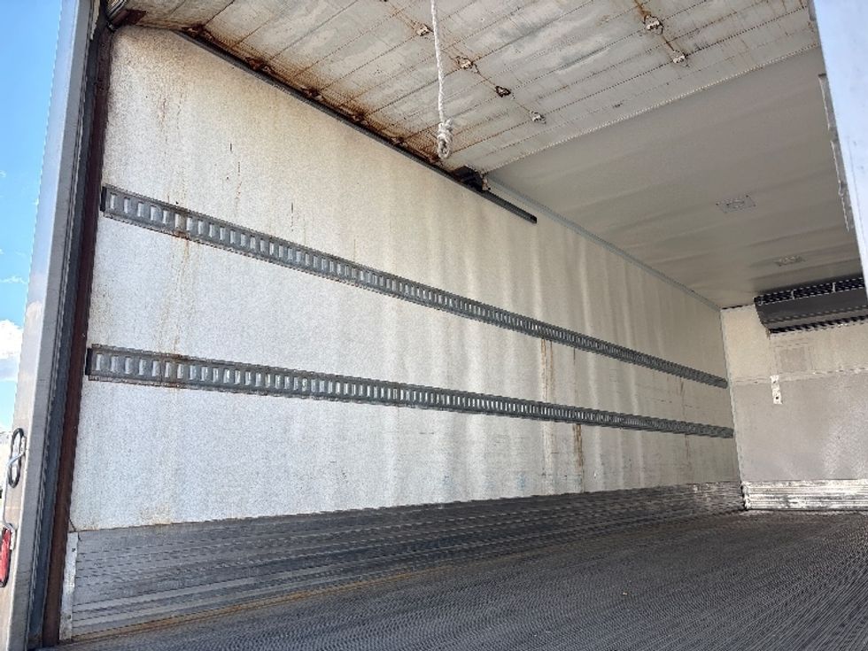 Refrigerated Truck-Light and Medium Duty Trucks-International-2020-MV607-Toronto-ON-275,200\n\t\tkm-$ 60,000 - Image 11