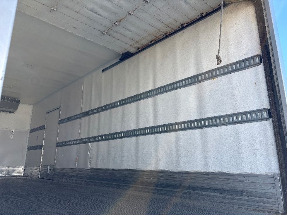 Refrigerated Truck-Light and Medium Duty Trucks-International-2020-MV607-Toronto-ON-275,200\n\t\tkm-$ 60,000 - Image 12