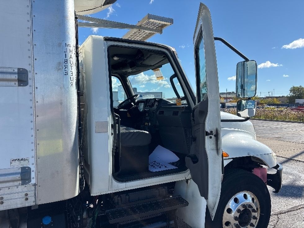 Refrigerated Truck-Light and Medium Duty Trucks-International-2020-MV607-Toronto-ON-275,200\n\t\tkm-$ 60,000 - Image 20
