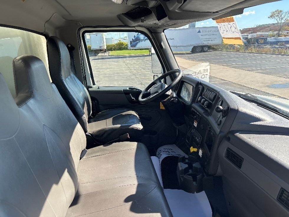 Refrigerated Truck-Light and Medium Duty Trucks-International-2020-MV607-Toronto-ON-275,200\n\t\tkm-$ 60,000 - Image 22