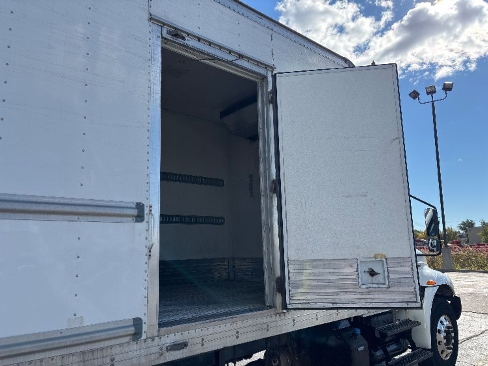 Refrigerated Truck-Light and Medium Duty Trucks-International-2020-MV607-Toronto-ON-275,200\n\t\tkm-$ 60,000 - Image 27