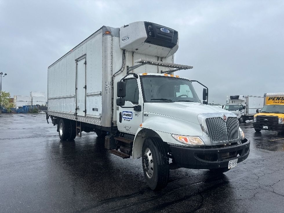 Refrigerated Truck-Light and Medium Duty Trucks-International-2020-MV607-Toronto-ON-353,705\n\t\tkm-$ 58,250 - Image 1
