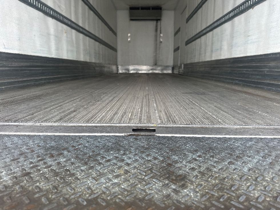 Refrigerated Truck-Light and Medium Duty Trucks-International-2020-MV607-Toronto-ON-353,705\n\t\tkm-$ 58,250 - Image 10