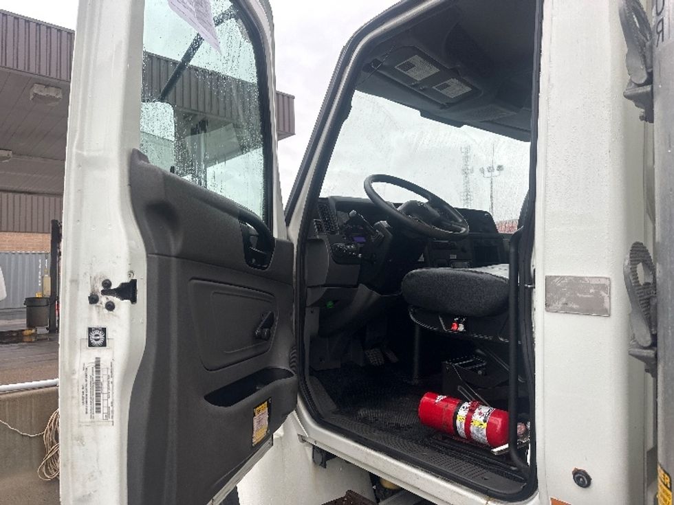 Refrigerated Truck-Light and Medium Duty Trucks-International-2020-MV607-Toronto-ON-353,705\n\t\tkm-$ 58,250 - Image 16