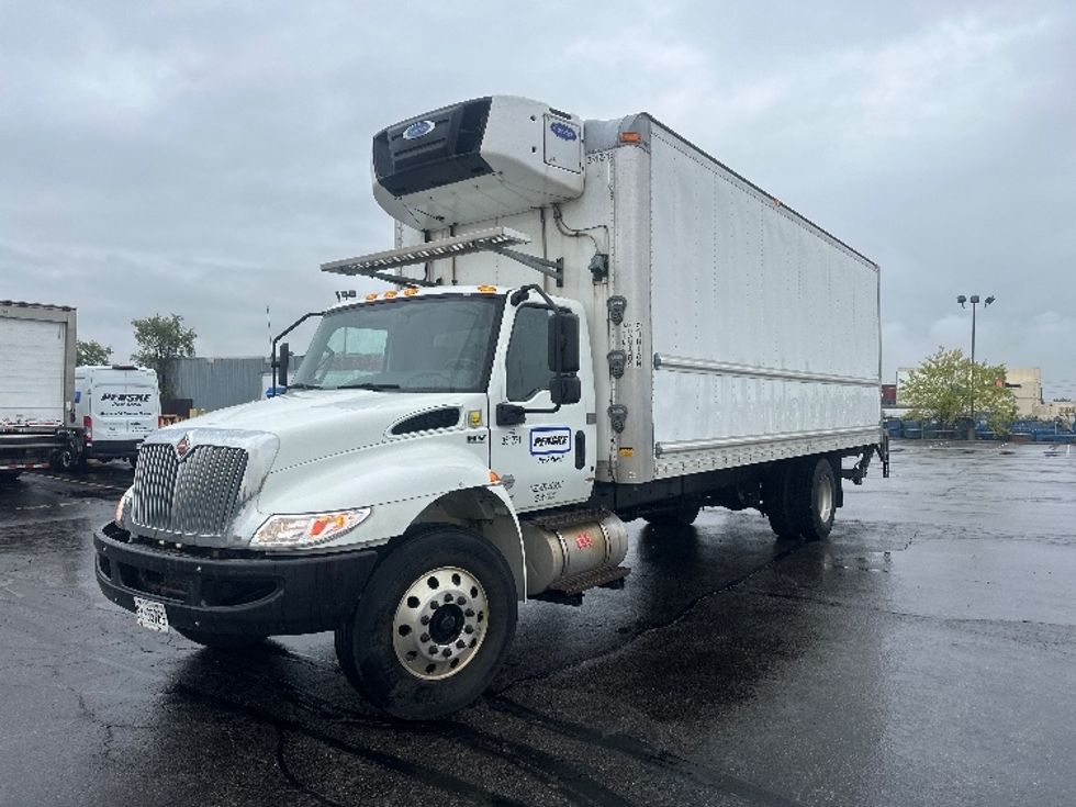 Refrigerated Truck-Light and Medium Duty Trucks-International-2020-MV607-Toronto-ON-353,705\n\t\tkm-$ 58,250 - Image 3