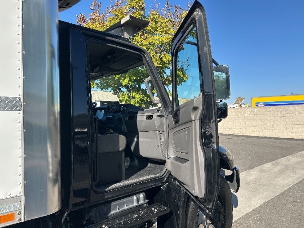 Refrigerated Truck-Light and Medium Duty Trucks-International-2020-MV607-Torrance-CA-129,081\n\t\tmiles-$ 58,500 - Image 20