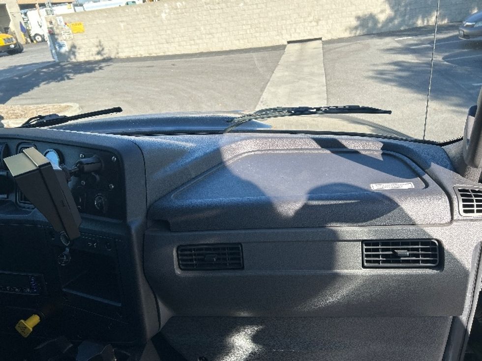 Refrigerated Truck-Light and Medium Duty Trucks-International-2020-MV607-Torrance-CA-129,081\n\t\tmiles-$ 58,500 - Image 21