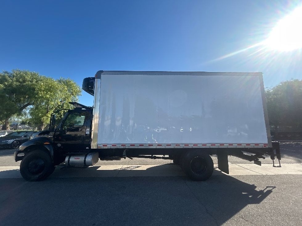 Refrigerated Truck-Light and Medium Duty Trucks-International-2020-MV607-Torrance-CA-129,081\n\t\tmiles-$ 58,500 - Image 4