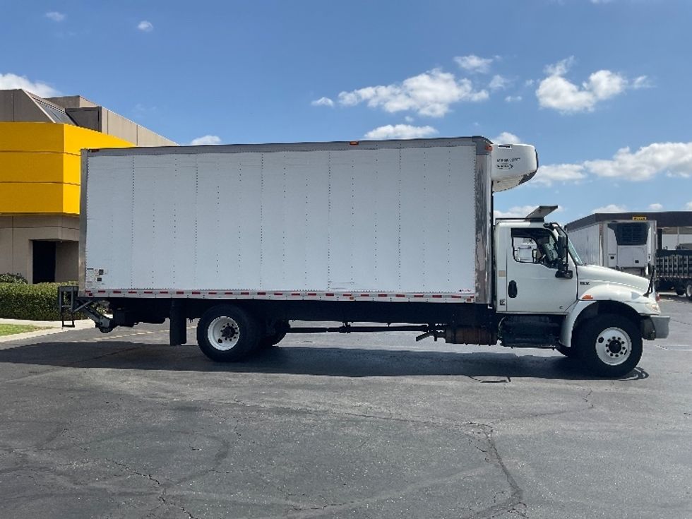 Refrigerated Truck-Light and Medium Duty Trucks-International-2020-MV607-Torrance-CA-142,224\n\t\tmiles-$ 42,500 - Image 15