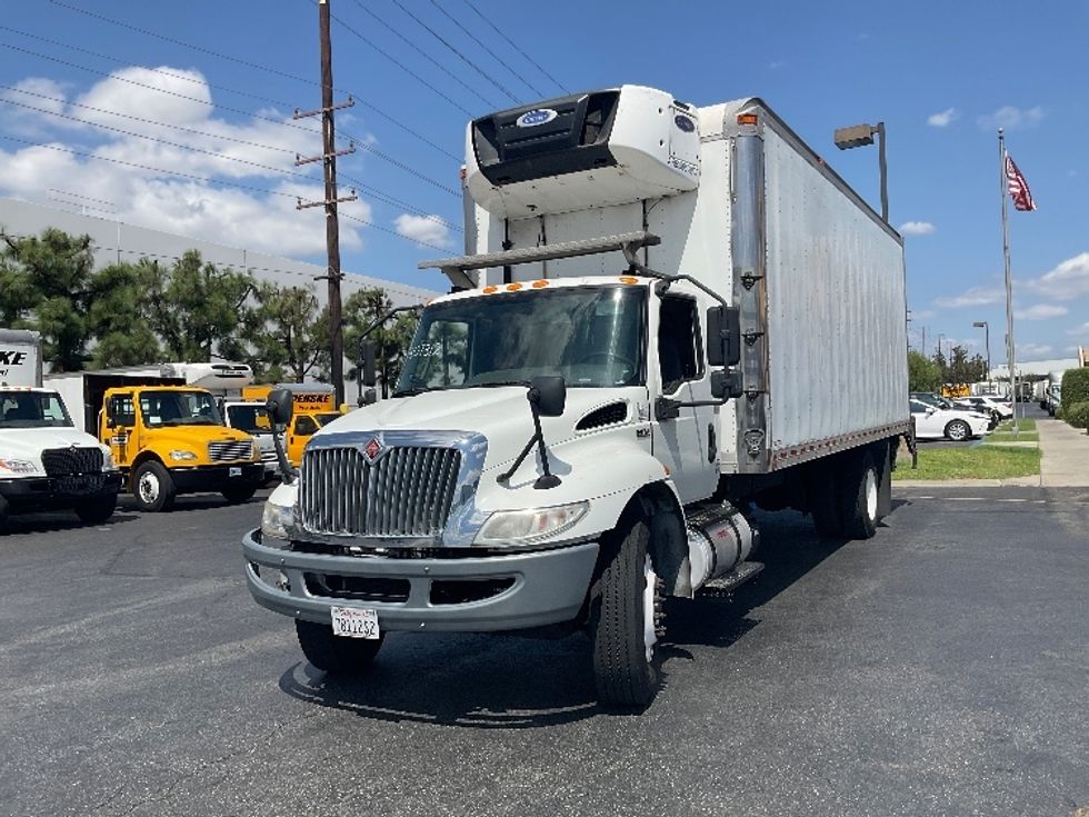 Refrigerated Truck-Light and Medium Duty Trucks-International-2020-MV607-Torrance-CA-142,224\n\t\tmiles-$ 42,500 - Image 3