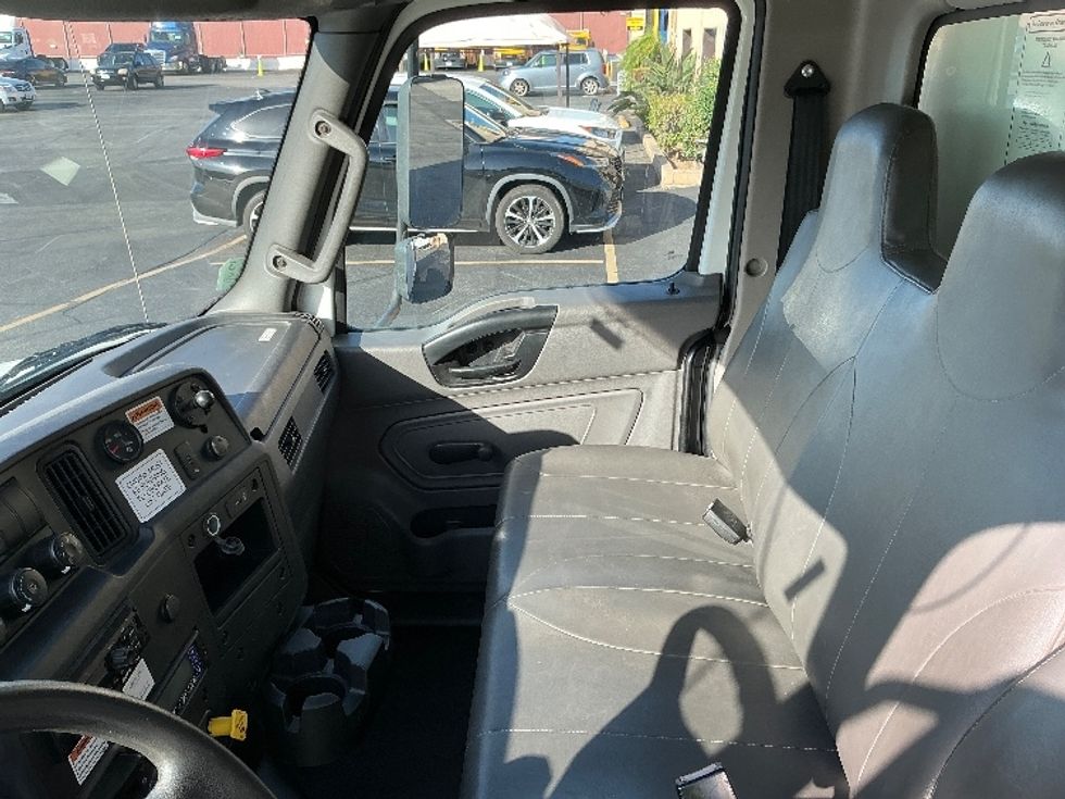 Refrigerated Truck-Light and Medium Duty Trucks-International-2020-MV607-Torrance-CA-167,832\n\t\tmiles-$ 60,500 - Image 19