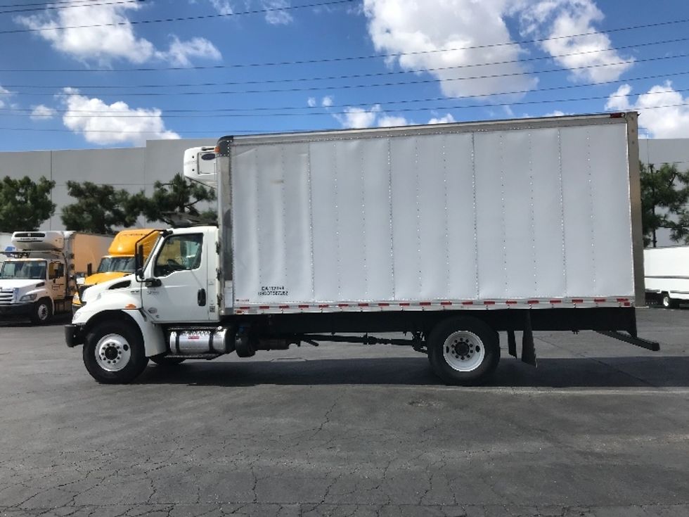 Refrigerated Truck-Light and Medium Duty Trucks-International-2020-MV607-Torrance-CA-254,508\n\t\tmiles-$ 35,500 - Image 4
