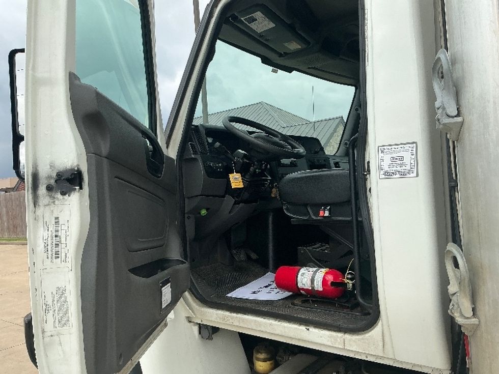 Refrigerated Truck-Light and Medium Duty Trucks-International-2020-MV607-Tulsa-OK-130,802\n\t\tmiles-$ 50,250 - Image 15