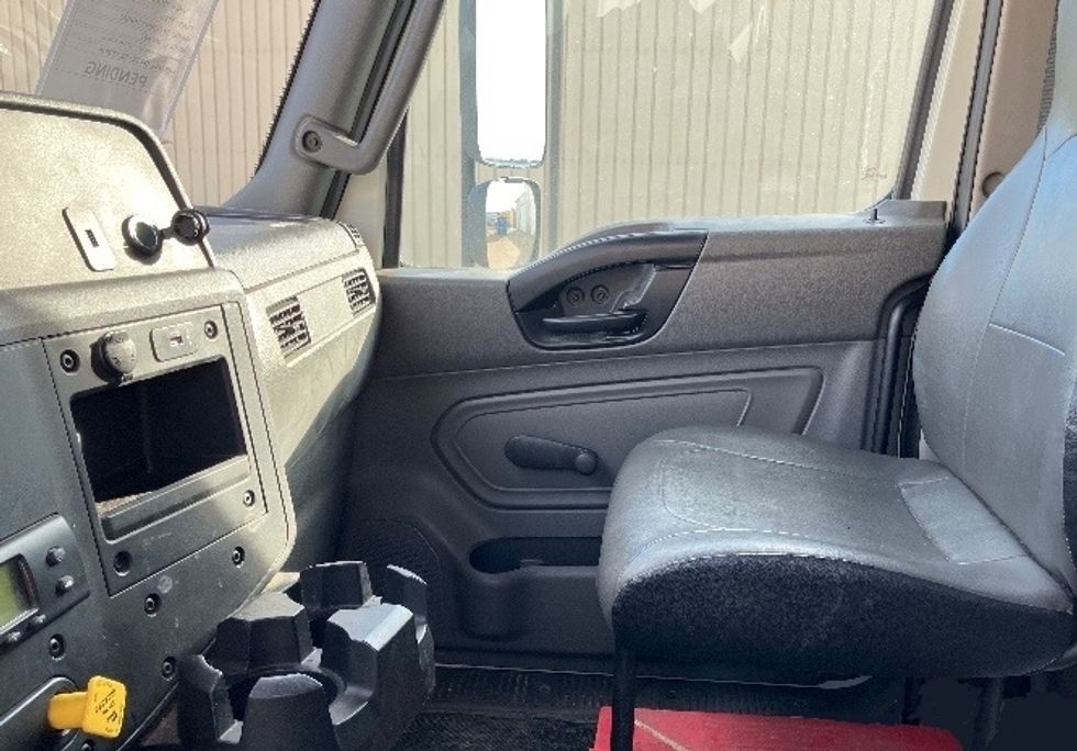 Refrigerated Truck-Light and Medium Duty Trucks-International-2020-MV607-Tuscaloosa-AL-68,614\n\t\tmiles-$ 75,000 - Image 19