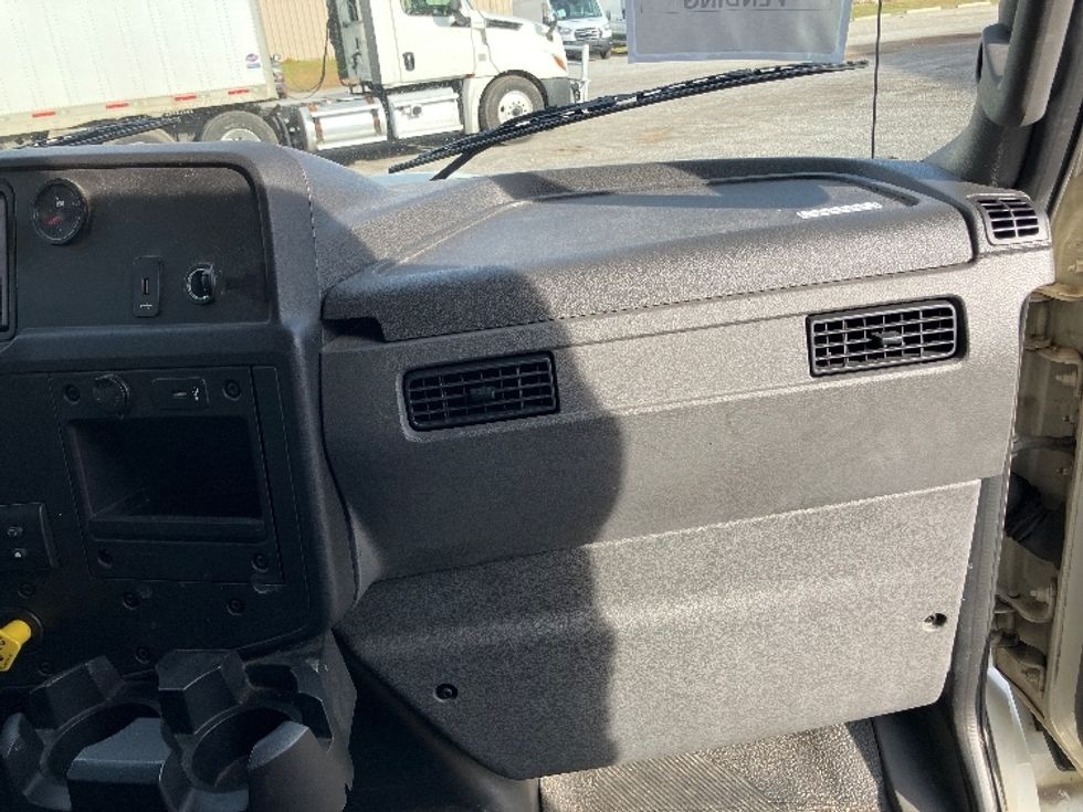 Refrigerated Truck-Light and Medium Duty Trucks-International-2020-MV607-Tuscaloosa-AL-68,614\n\t\tmiles-$ 75,000 - Image 21