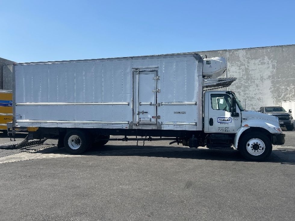 Refrigerated Truck-Light and Medium Duty Trucks-International-2020-MV607-Vernon-CA-250,767\n\t\tmiles-$ 46,500 - Image 12